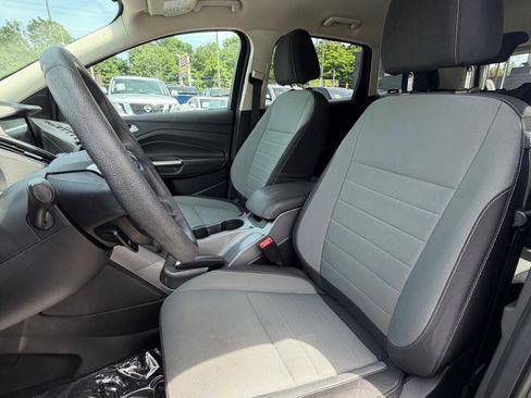 Used 2016 Ford Escape SE w/ Equipment Group 201A FWD image 10