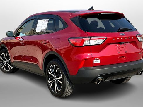 Used 2022 Ford Escape SE w/ SE Sport Appearance Package image 10