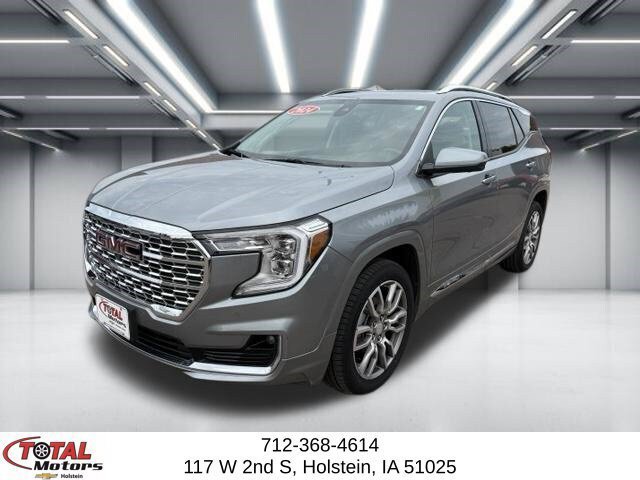 Certified 2024 GMC Terrain Denali w/ Denali Premium Package AWD/4WD image 4