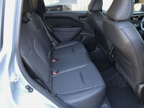 Used 2025 Subaru Forester Limited image 33