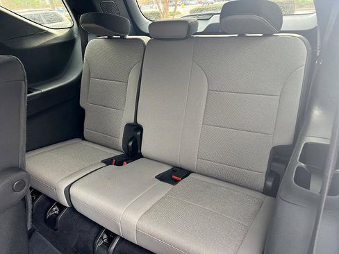 Used 2024 Chevrolet Traverse LT image 16