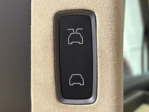 Used 2018 Tesla Model X 75D image 21