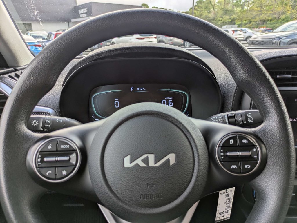 Used 2024 Kia Soul LX w/ Option Group 015 FWD image 28