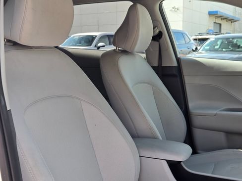 Used 2025 Hyundai Kona SEL AWD/4WD image 30
