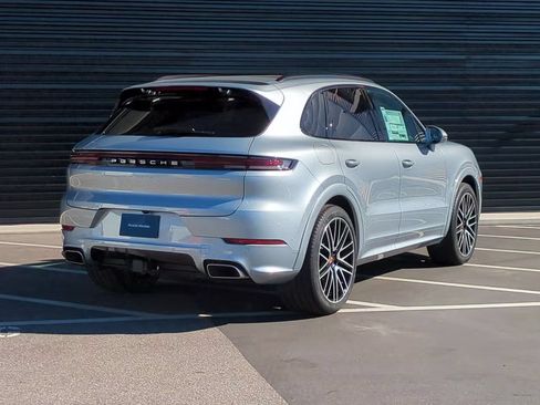 Certified 2026 Porsche Cayenne AWD/4WD image 7