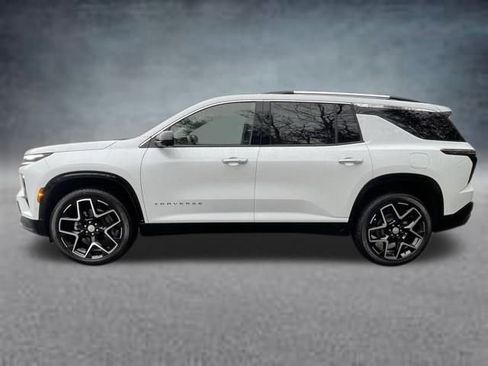 New 2026 Chevrolet Traverse High Country w/ LPO, Floor Liner Package image 2