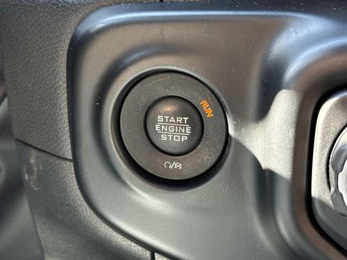 Used 2022 Jeep Wrangler Unlimited Sahara AWD/4WD image 14