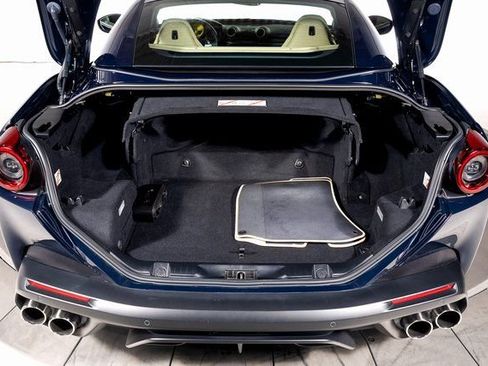 Certified 2019 Ferrari Portofino image 9