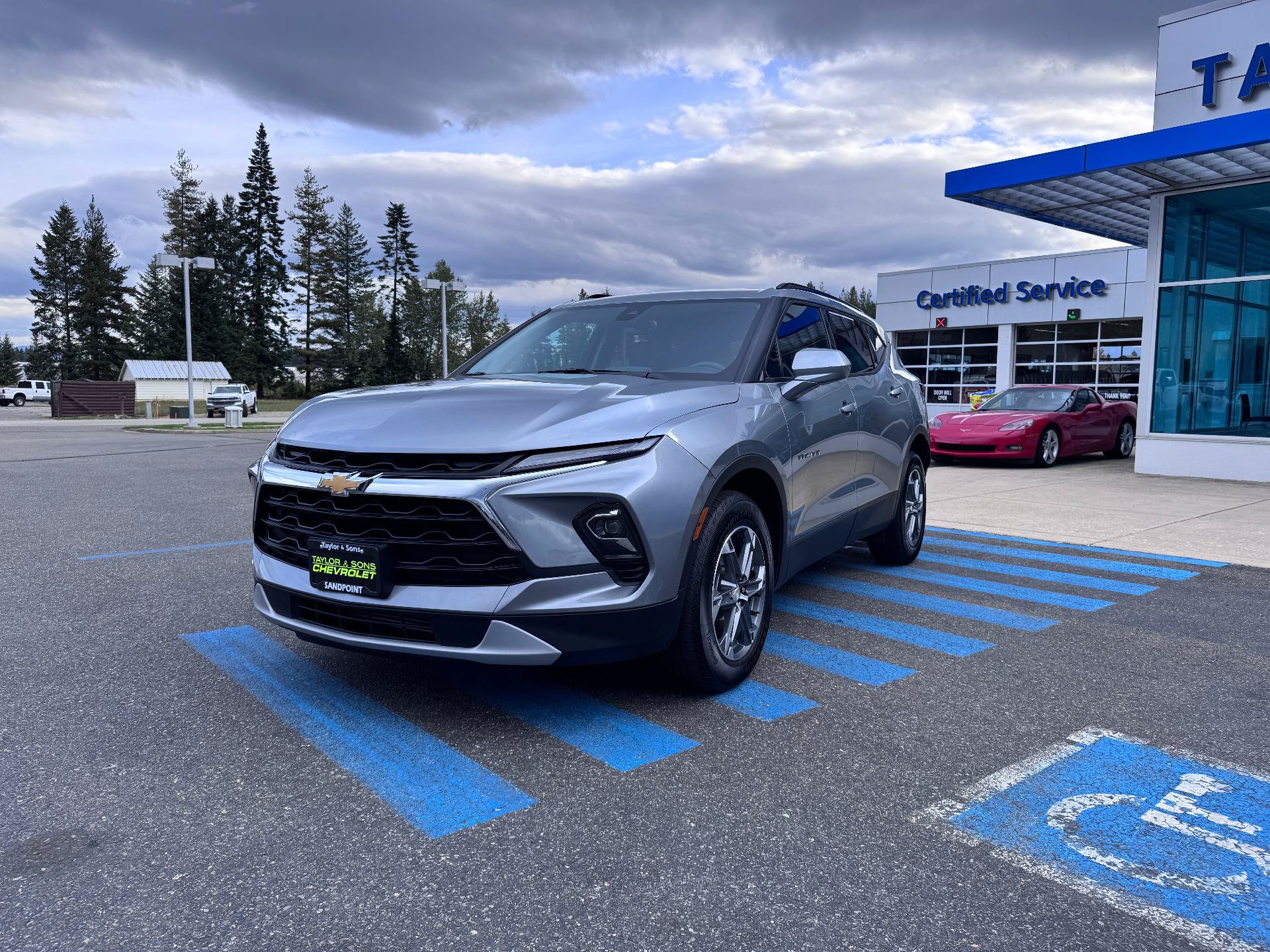 Used 2025 Chevrolet Blazer LT w/ Convenience Package AWD/4WD image 3