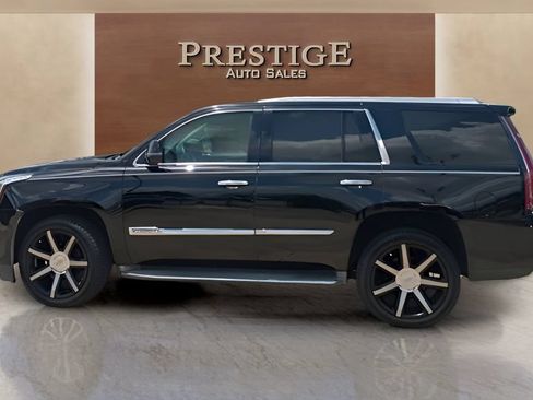 Used 2016 Cadillac Escalade Luxury AWD/4WD image 26