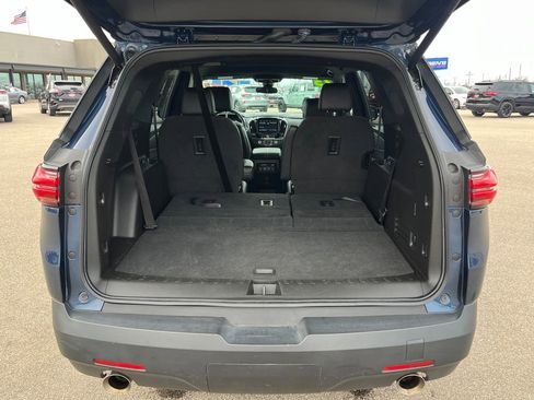 Used 2023 Chevrolet Traverse LT image 28