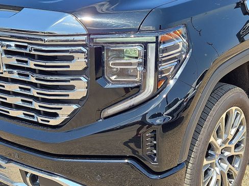 Used 2023 GMC Sierra 1500 Denali AWD/4WD image 9