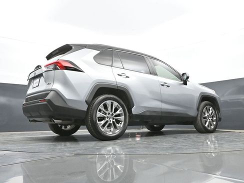 Used 2020 Toyota RAV4 XLE Premium FWD image 45