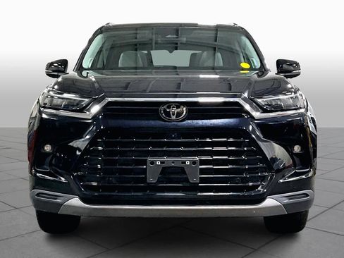 Used 2024 Toyota Grand Highlander Platinum image 3