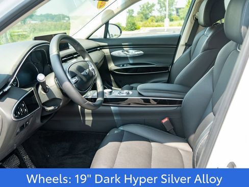 Used 2025 Genesis GV70 2.5T image 18