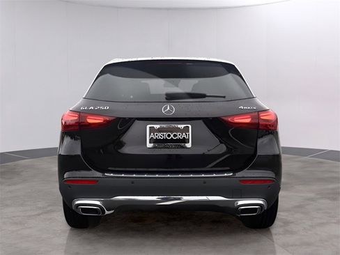 Used 2025 Mercedes-Benz GLA 250 4MATIC image 10