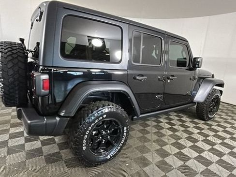 Used 2023 Jeep Wrangler Unlimited w/ Cold Weather Group AWD/4WD image 2