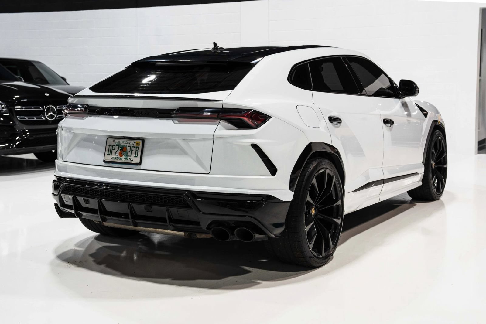 Used 2022 Lamborghini Urus AWD/4WD image 5