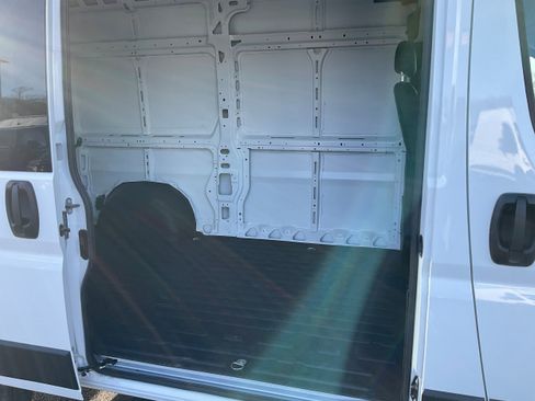 New 2026 RAM ProMaster 1500 w/ Quick Order Package 22G SLT image 9