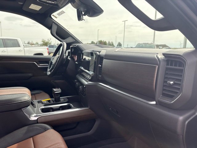 Certified 2026 Chevrolet Silverado 1500 High Country w/ High Country Premium Package AWD/4WD image 26