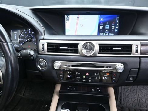 Used 2017 Lexus GS 350 w/ Preferred Accessory Package RWD image 28