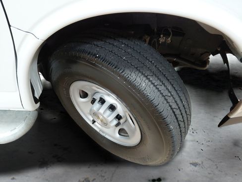 Used 2025 Chevrolet Express 2500 w/ Driver Convenience Package RWD image 9