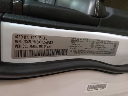 Used 2023 Jeep Grand Cherokee Laredo w/ Trailer Tow Prep Group (B) AWD/4WD image 33