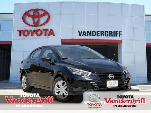 Used 2025 Nissan Versa S w/ Trunk Package FWD image 1
