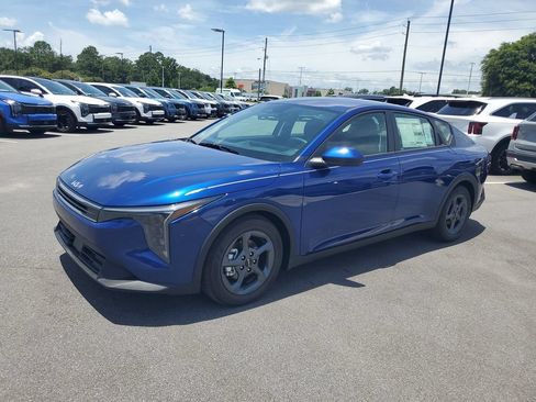 New 2026 Kia K4 FWD image 2