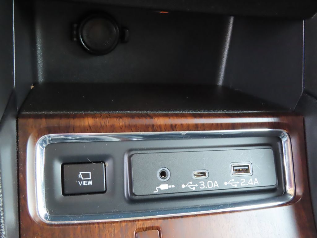 Used 2024 Subaru Ascent Touring AWD/4WD image 10