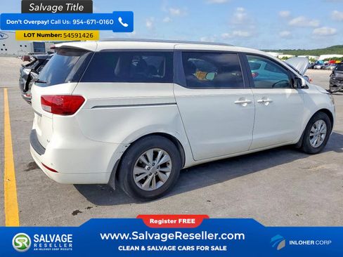 Used 2016 Kia Sedona LX w/ LX Essentials Premium Package FWD image 4