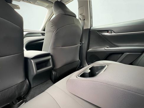 Used 2023 Toyota Camry LE image 19
