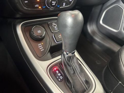 Used 2021 Jeep Compass Latitude w/ Driver Assistance Group AWD/4WD image 17