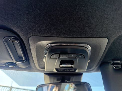 Used 2025 Toyota Corolla SE image 15