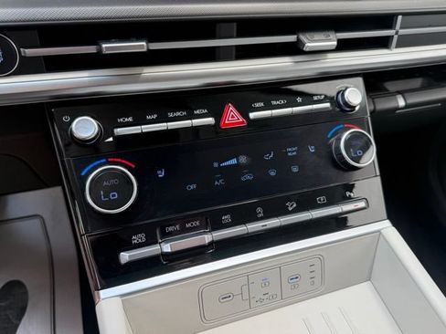 Certified 2025 Hyundai Santa Fe SEL AWD/4WD image 24