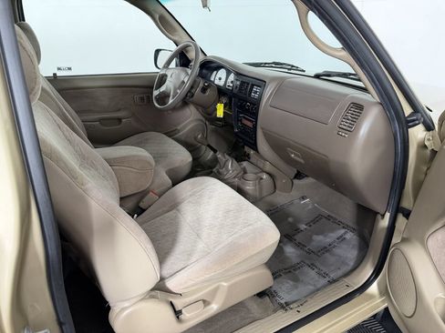 Used 2002 Toyota Tacoma 2WD Xtracab image 17