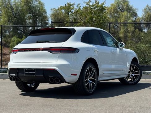 Used 2025 Porsche Macan image 7