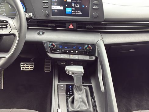 Certified 2025 Hyundai Elantra Sport FWD image 20
