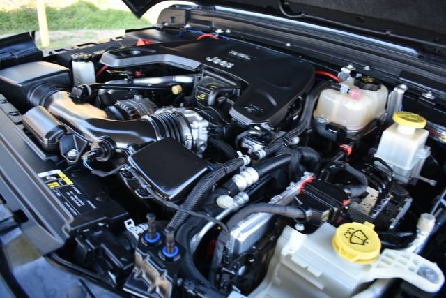Used 2020 Jeep Gladiator Overland AWD/4WD image 24