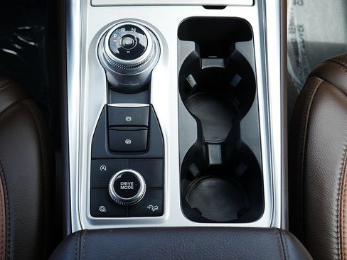 Used 2024 Ford Explorer King Ranch w/ Technology Package AWD/4WD image 25