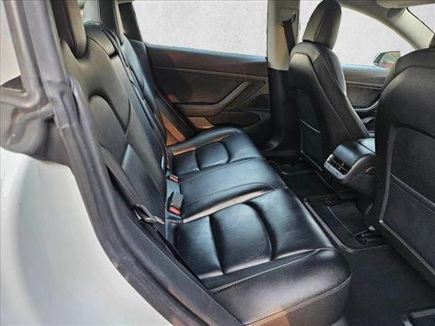 Used 2020 Tesla Model 3 Standard Range Plus RWD image 15