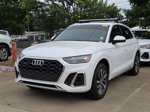 Used 2022 Audi Q5 2.0T Premium w/ Convenience Package AWD/4WD image 2
