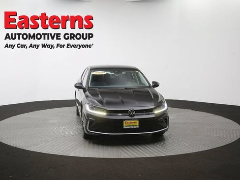 Used 2025 Volkswagen Jetta SE FWD image 52
