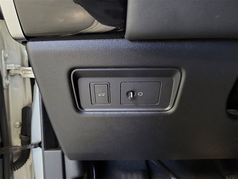 Used 2018 Land Rover Range Rover Sport HSE Dynamic image 17