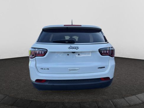 Used 2019 Jeep Compass Latitude image 3