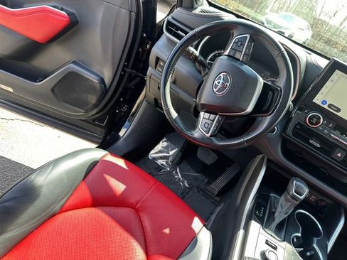 Used 2023 Toyota Highlander XSE AWD/4WD image 23