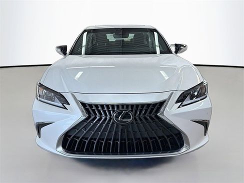 Used 2024 Lexus ES 300h w/ Accessory Package (Z2) image 2