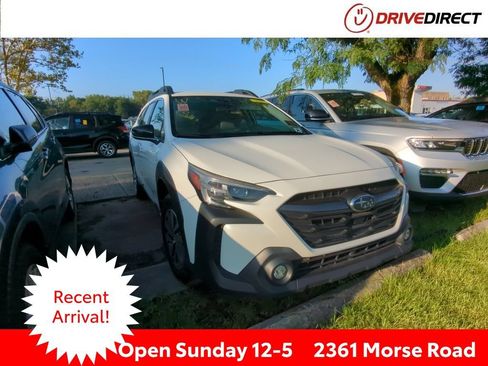 Used 2023 Subaru Outback Premium AWD/4WD image 1