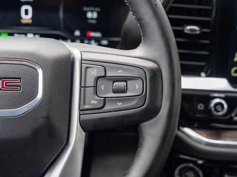 Used 2025 GMC Sierra 1500 SLT image 26