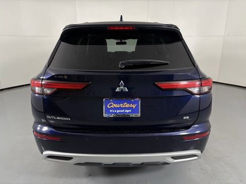 Used 2024 Mitsubishi Outlander SE image 7